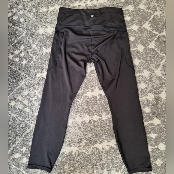 Athleta  Pockets black Yoga Gym Athletic Leggings Size Medium - Picture 6 of 10